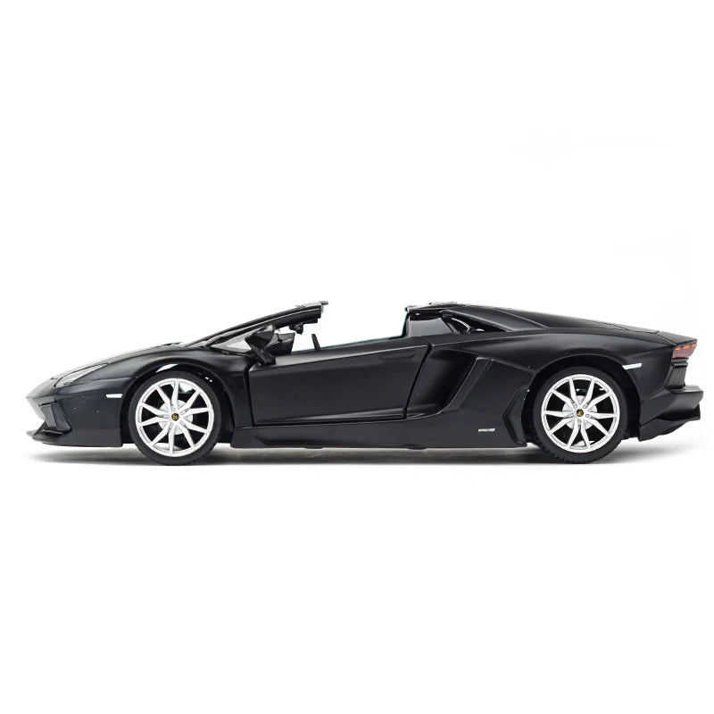 Lamborghini Aventador Roadster 1:24