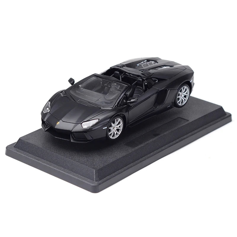 Lamborghini Aventador Roadster 1:24