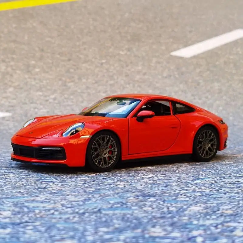 Porsche 911 Carrera 4S 1:24