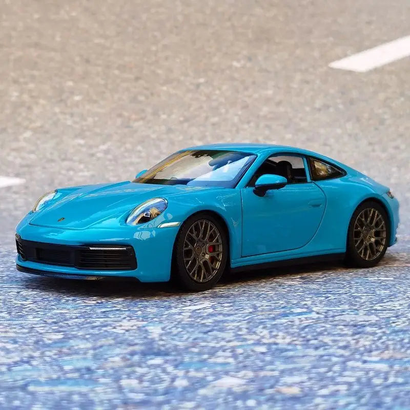 Porsche 911 Carrera 4S 1:24