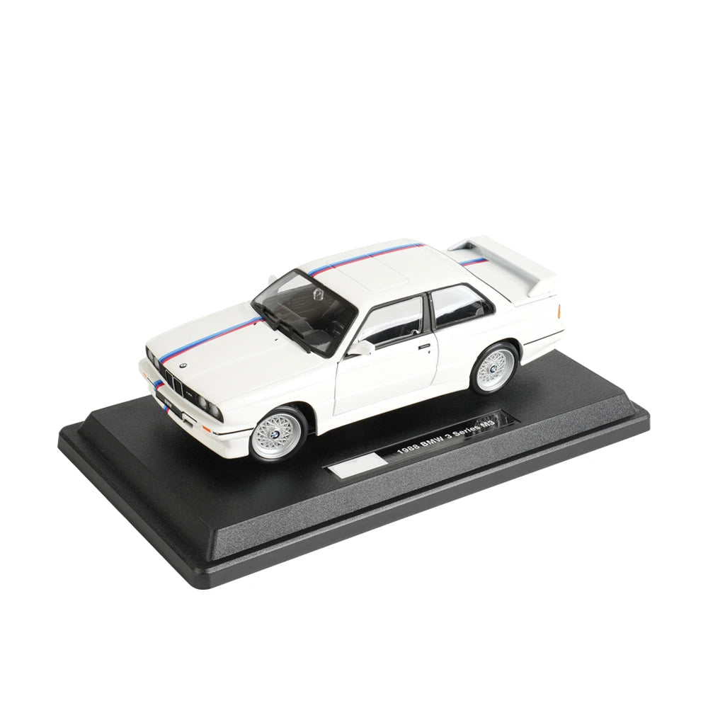 BMW M3 (E30) 1:24