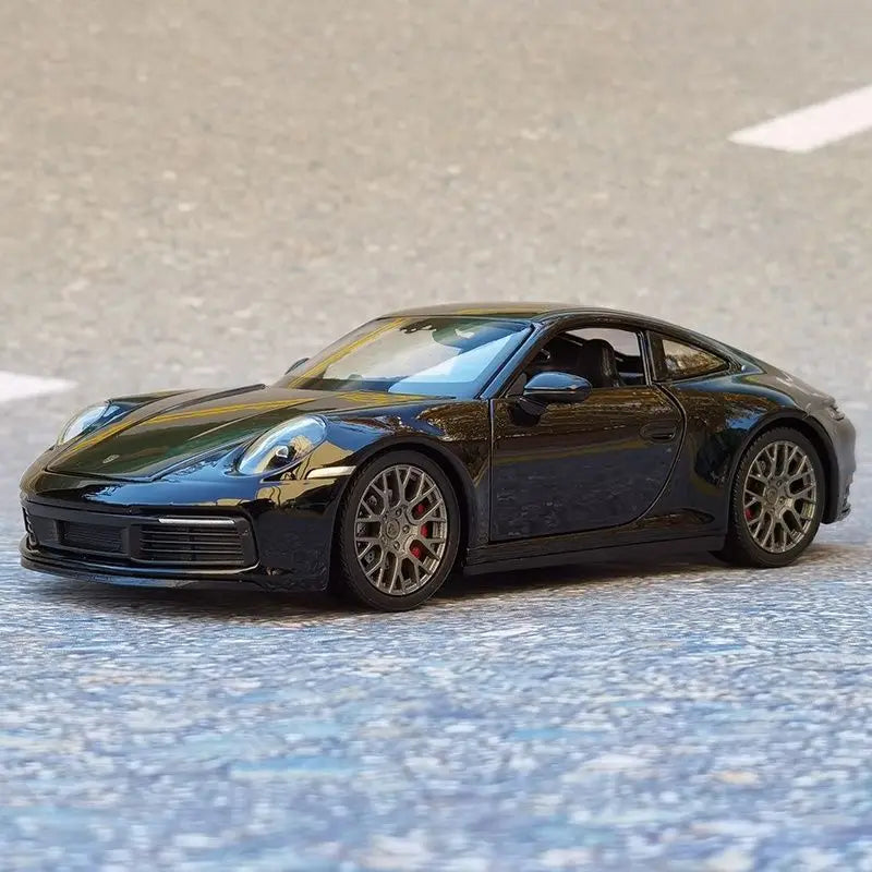 Porsche 911 Carrera 4S 1:24