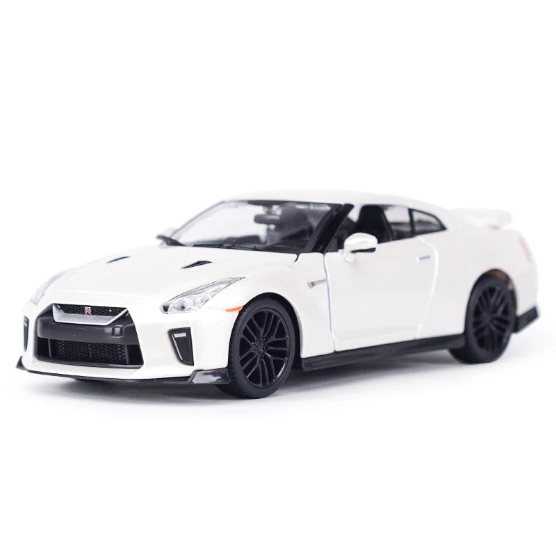 Nissan GT-R 1:24