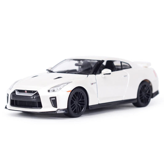 Nissan GT-R 1:24