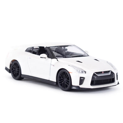 Nissan GT-R 1:24