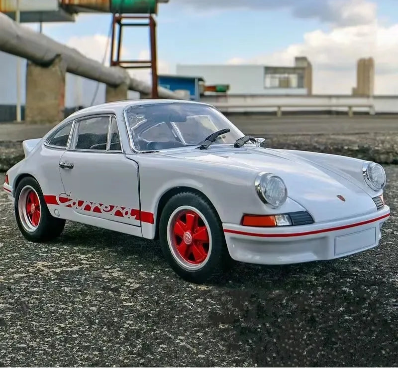 Porsche 911 Carrera RS 1:24