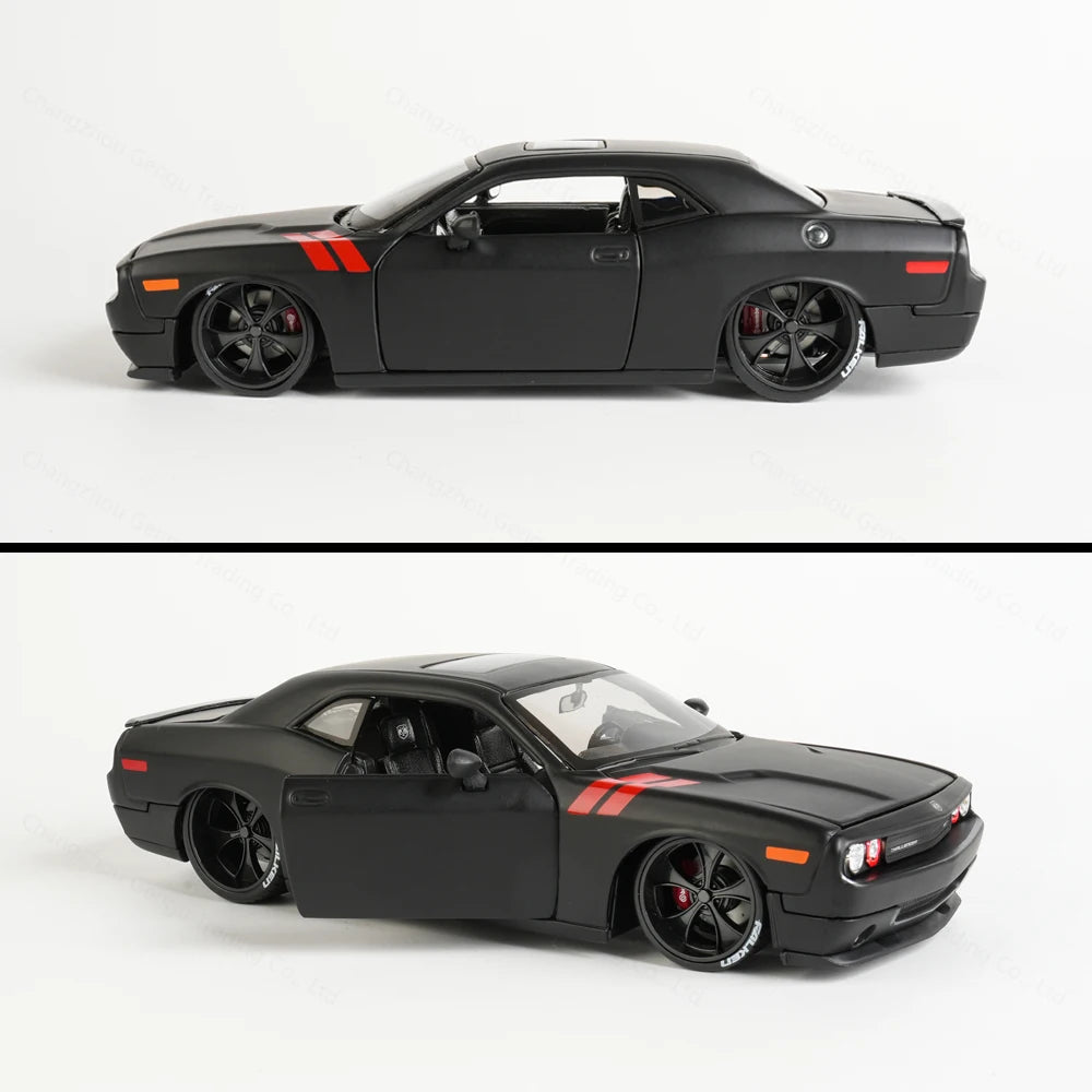 Dodge Challenger 1:24