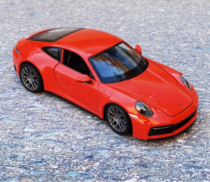 Porsche 911 Carrera 4S 1:24